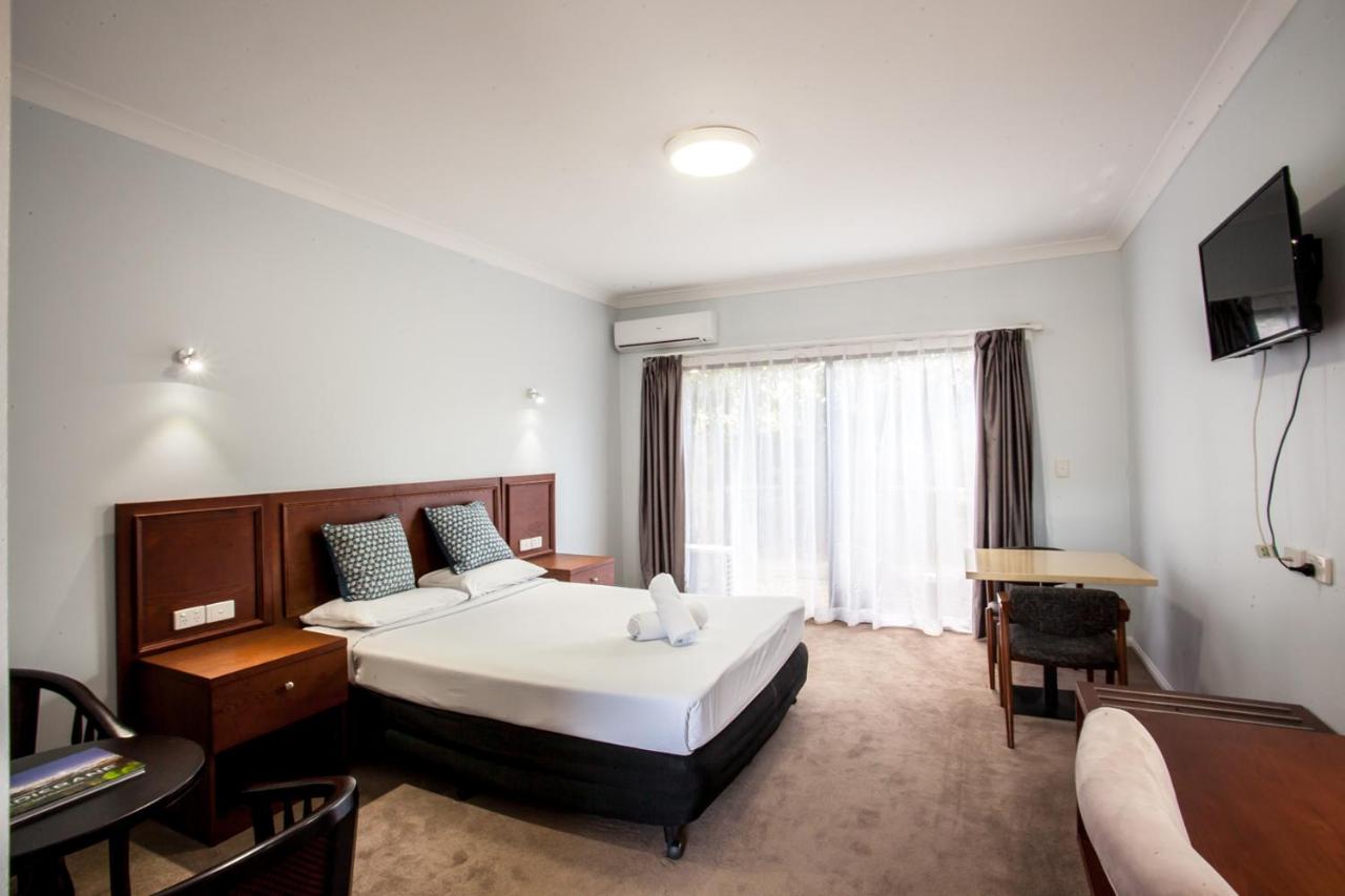 Springwood Motor Inn photo 2