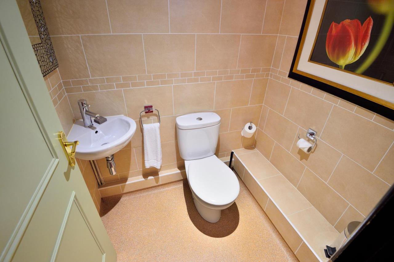 The Roundabout Hotel photo 3