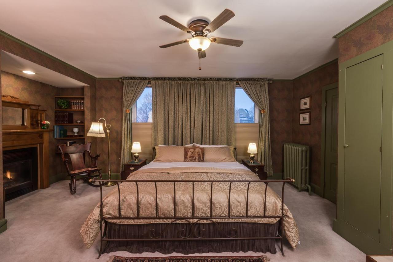 Astor House - 2