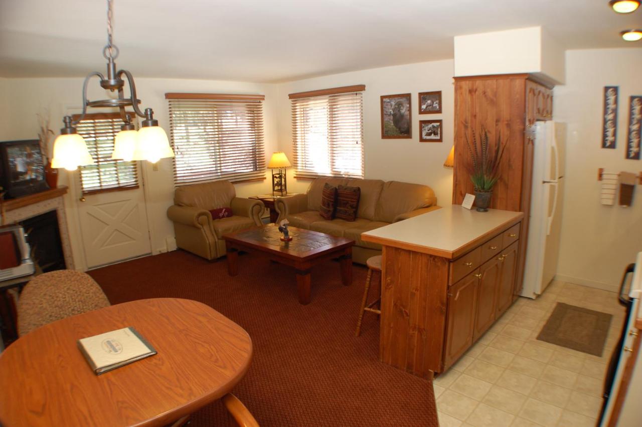 Wildwood Inn photo 2