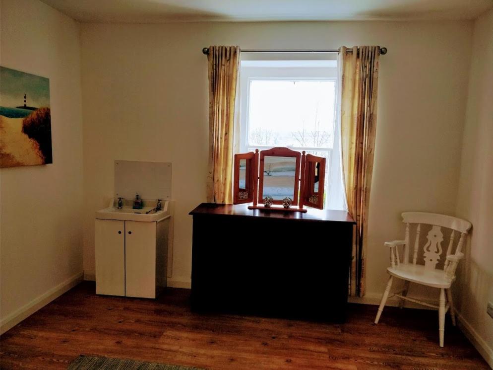 Riverbank Apartment - 4