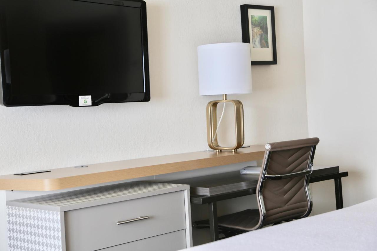 Photo - Holiday Inn Salem by IHG