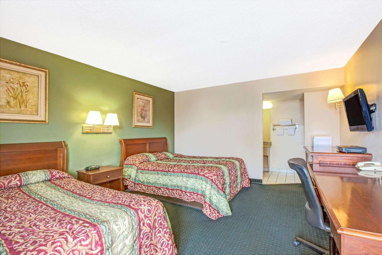 Knights Inn - South Hackensac, NJ photo 4