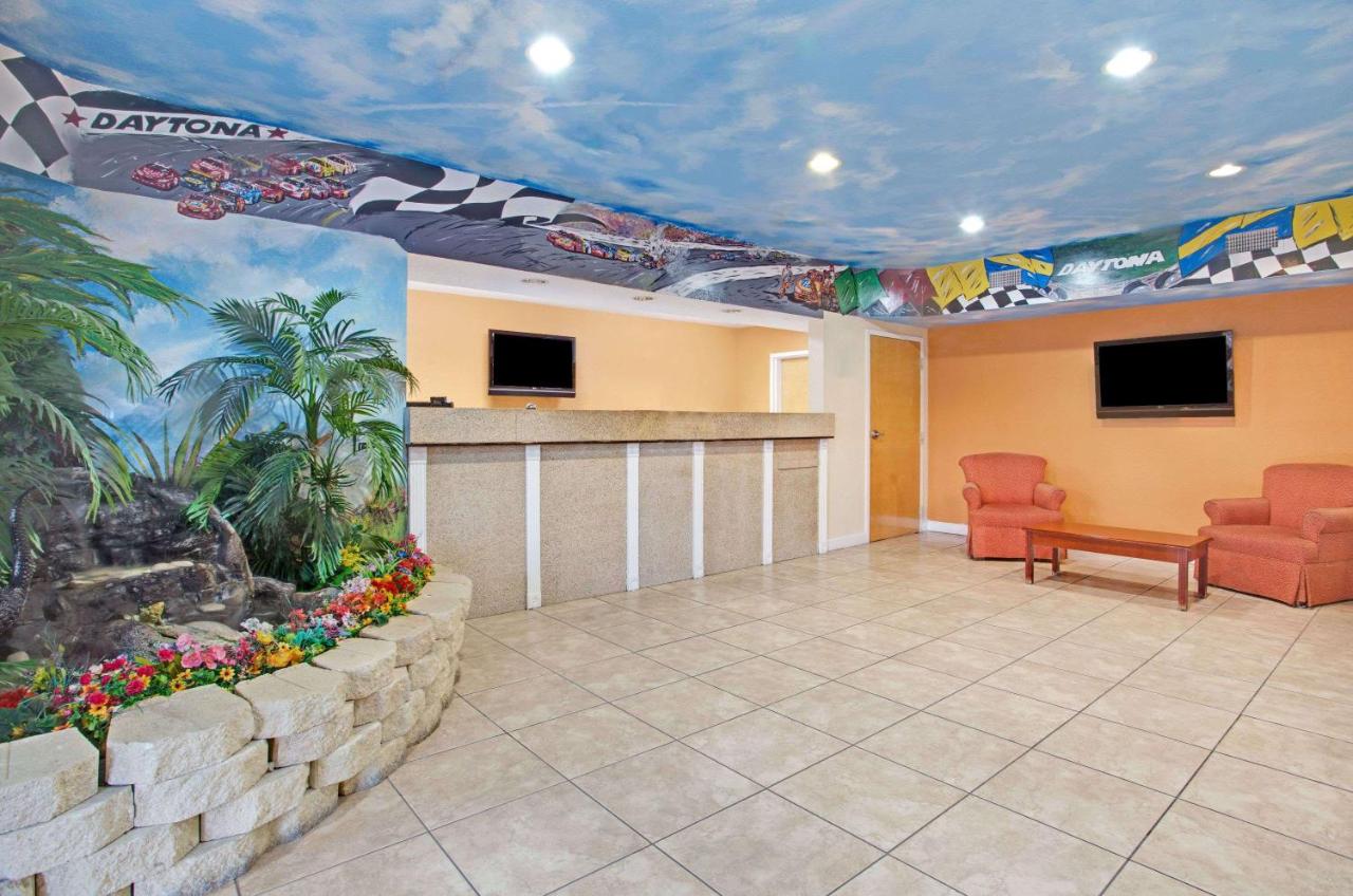 Photo - Super 8 by Wyndham Daytona Beach