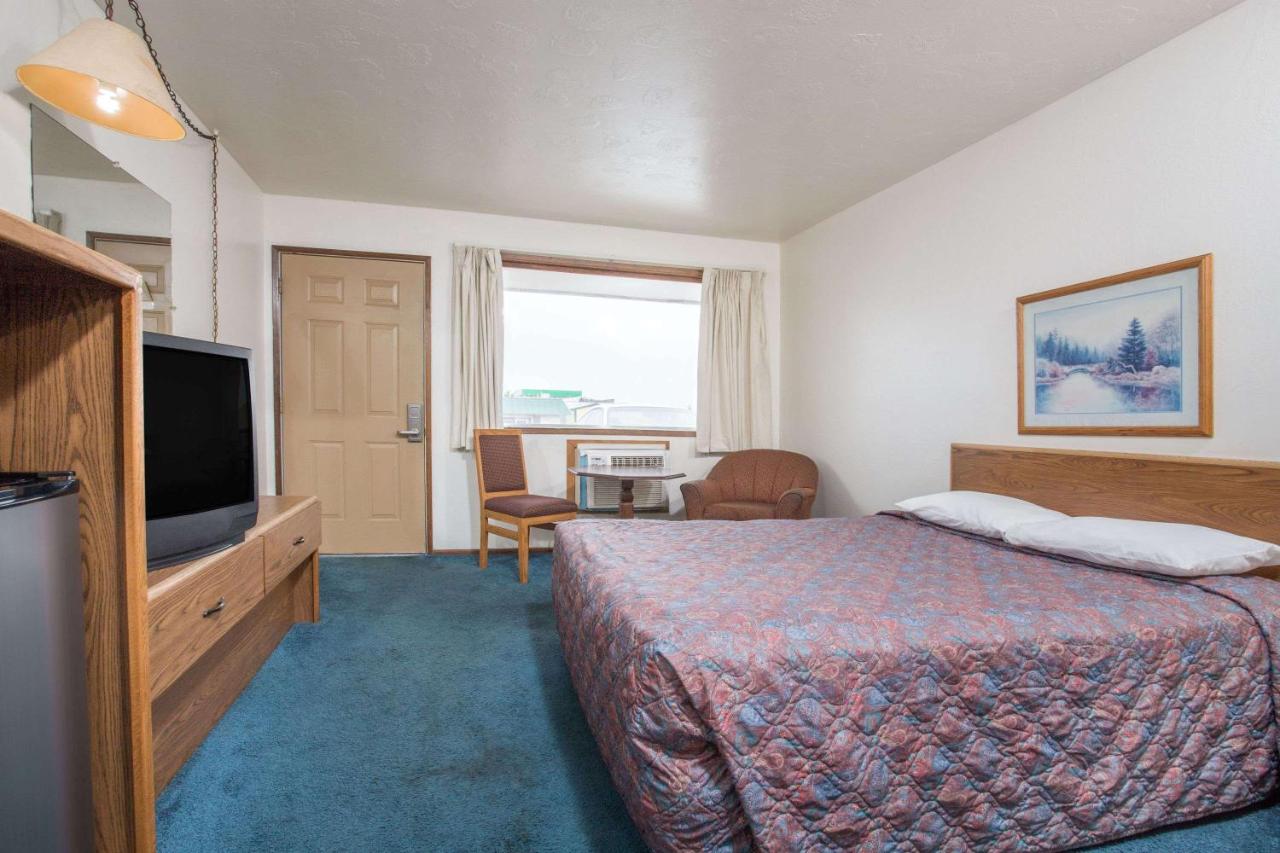 Knights Inn - Boardman OR photo 4