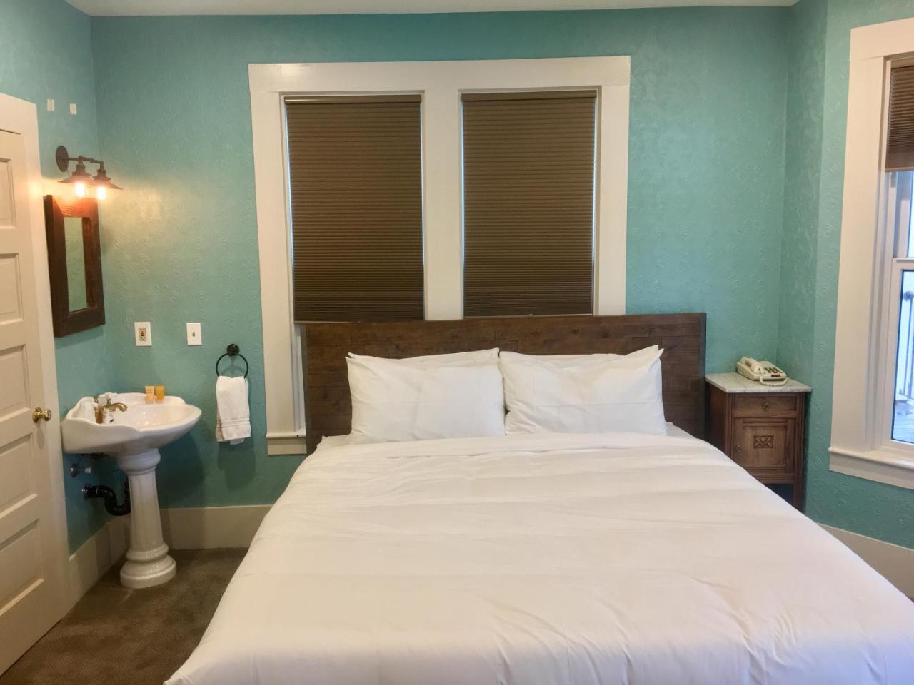 The Groveland Hotel photo 2
