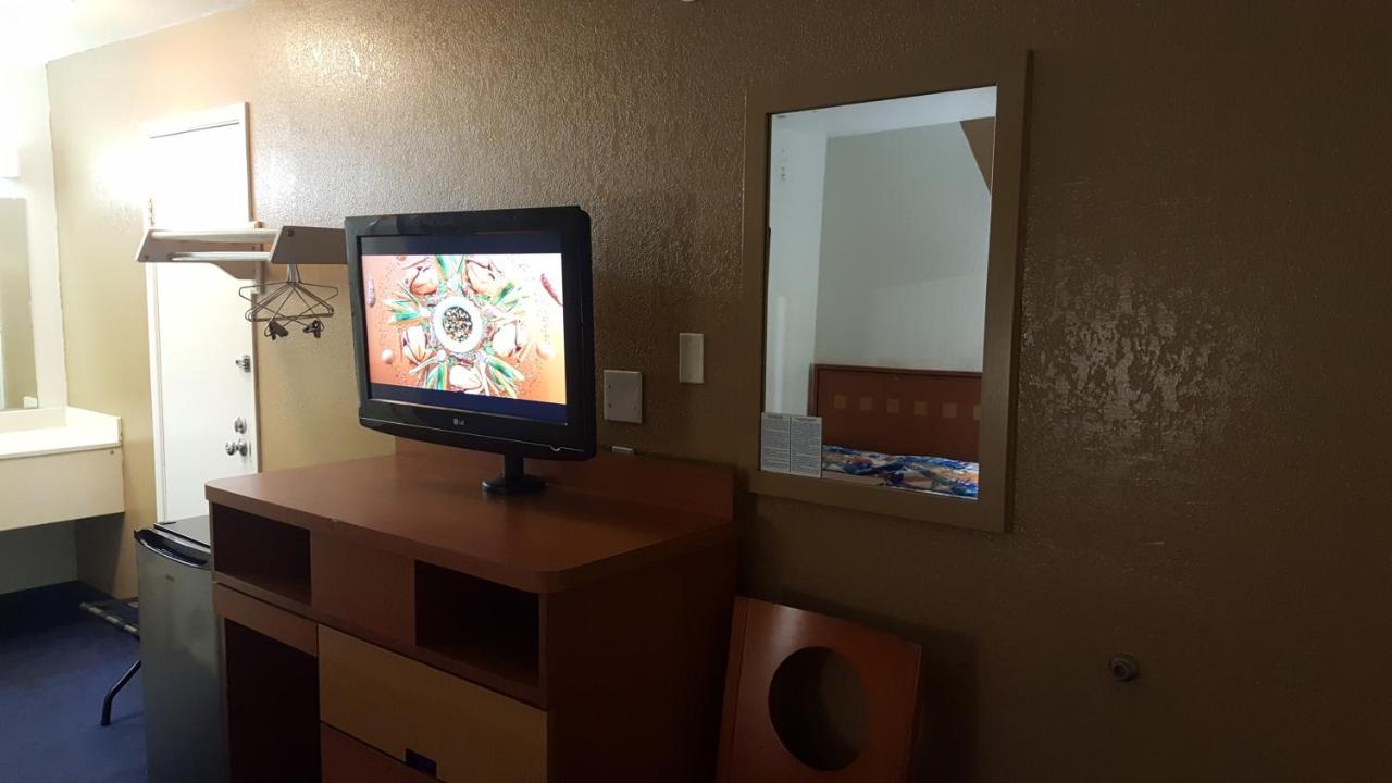 America's Best Inn - Macon photo 2
