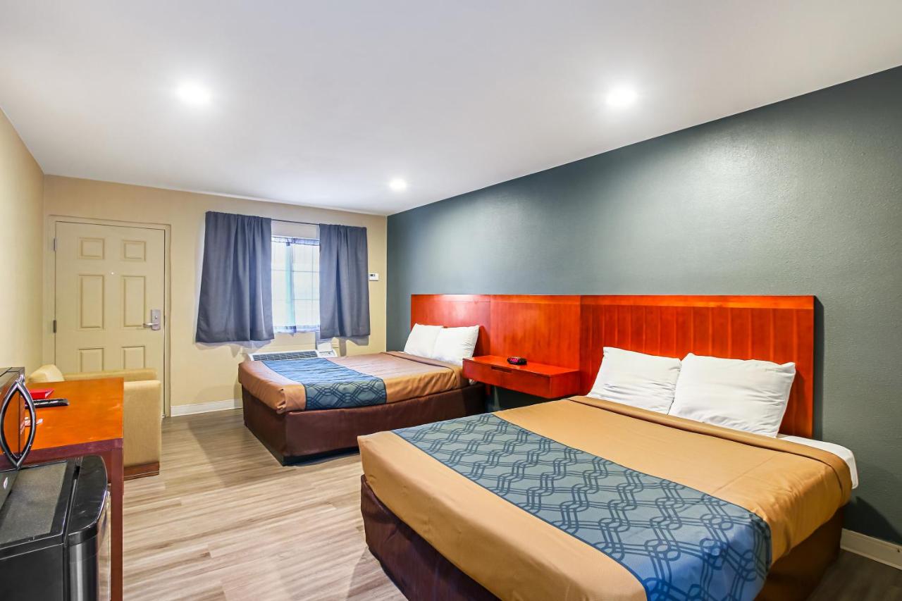 Photo - Econo Lodge San Bernardino I-215