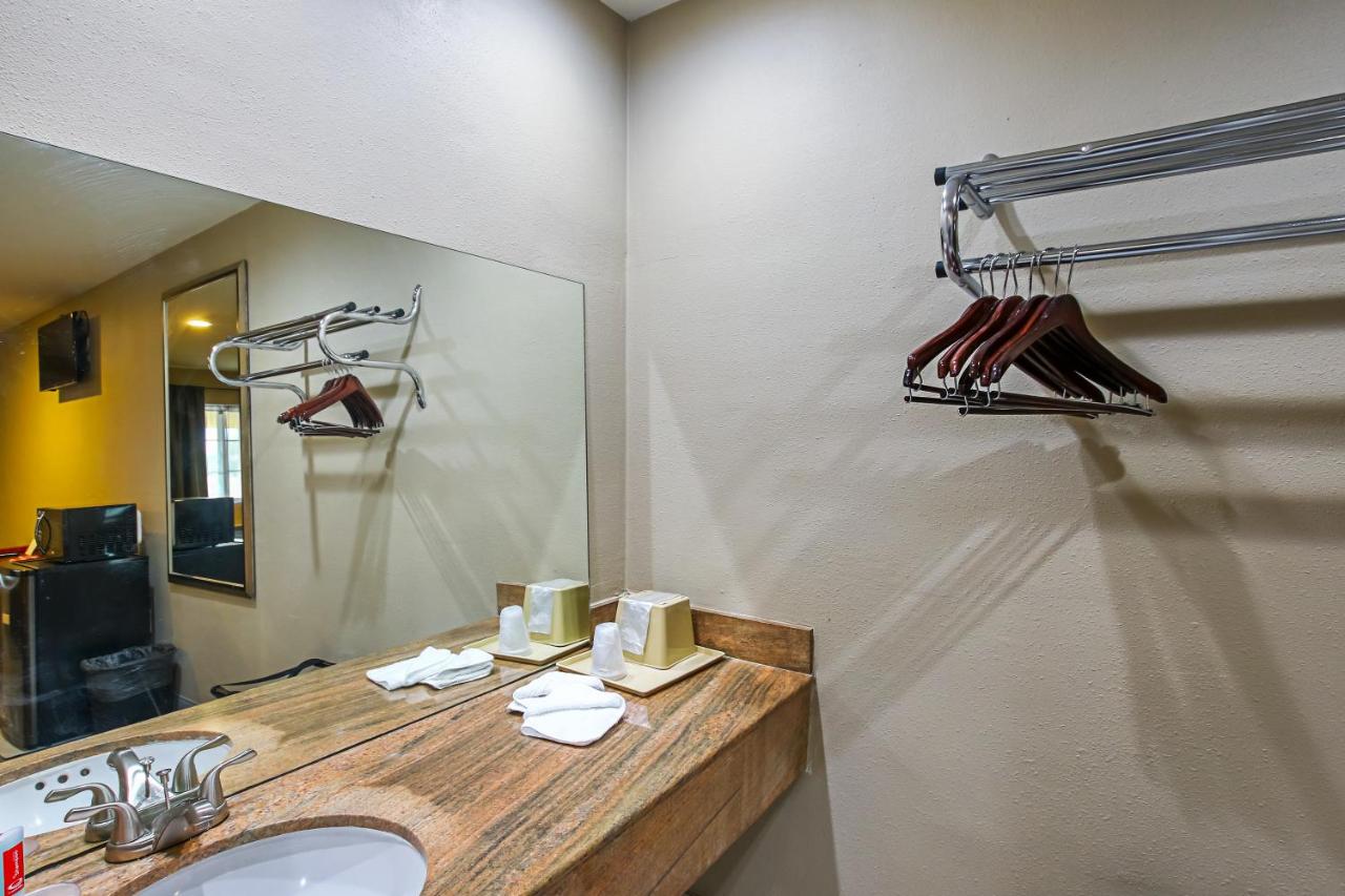 Photo - Econo Lodge San Bernardino I-215