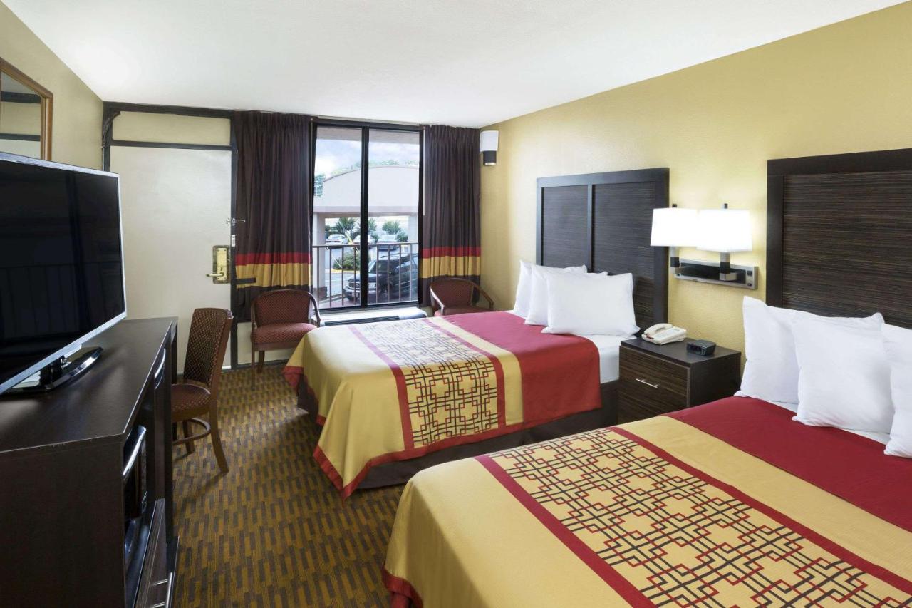 Foto - Days Inn by Wyndham Columbus-North Fort Moore