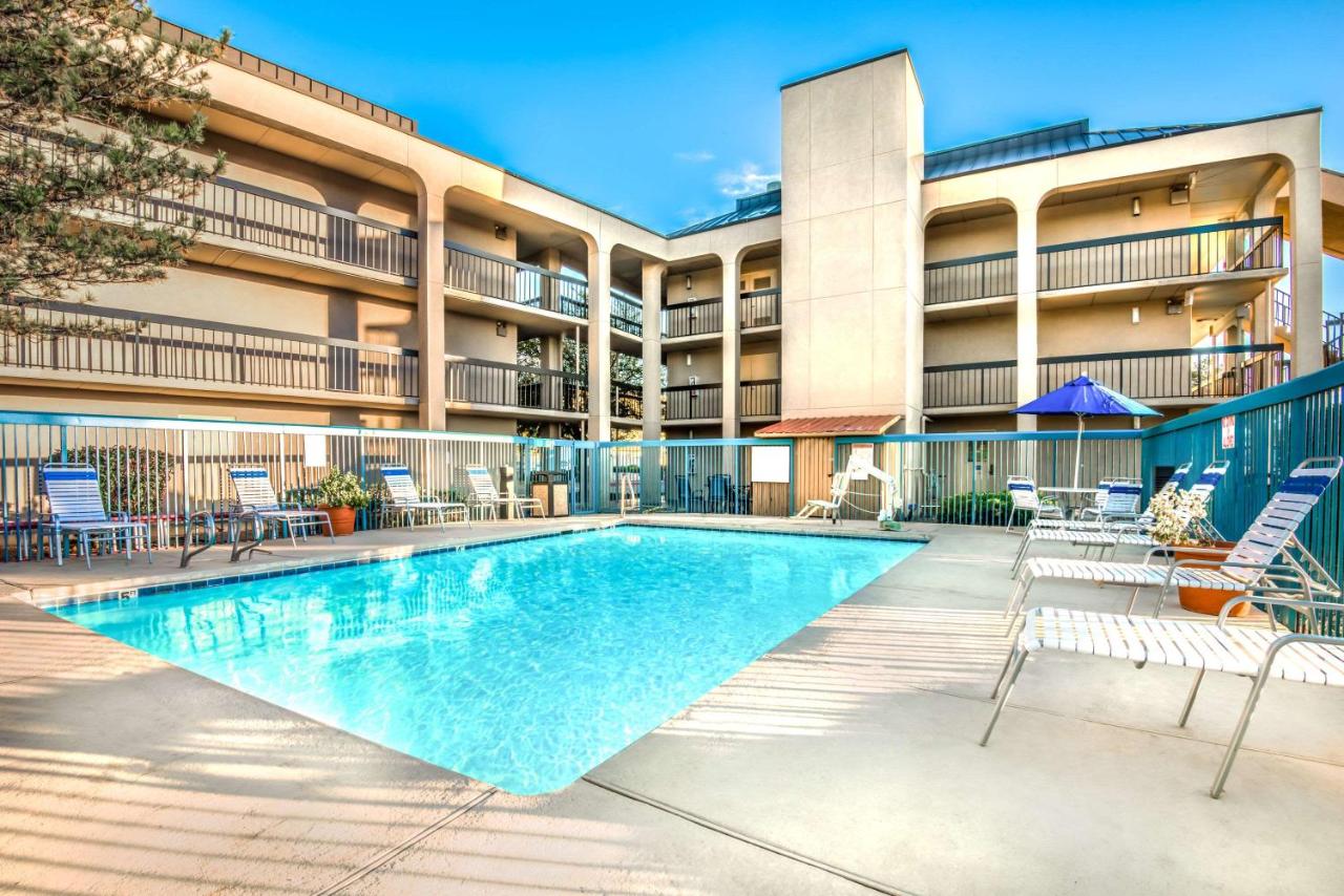 Photo - Days Inn & Suites by Wyndham Albuquerque North