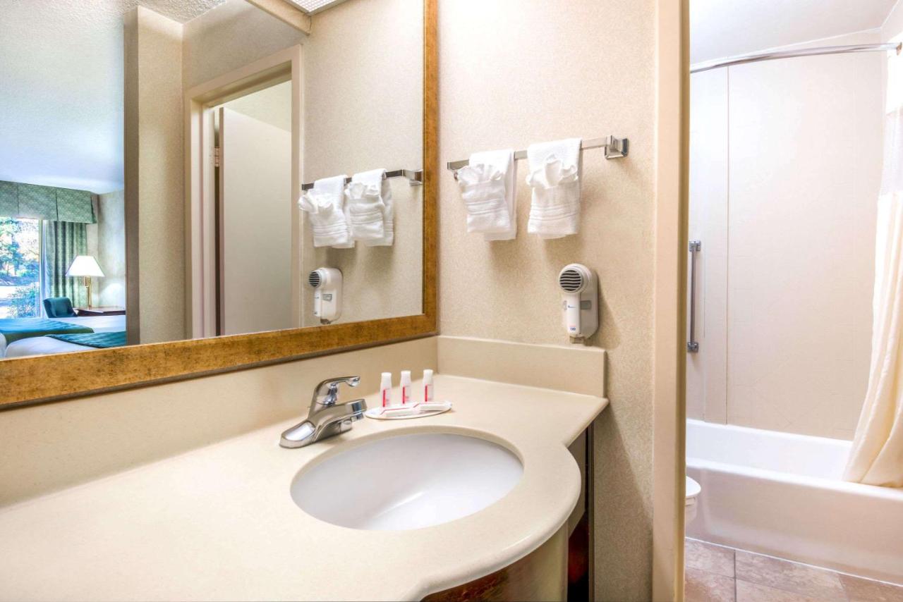 Photo - Days Inn & Suites by Wyndham Albuquerque North
