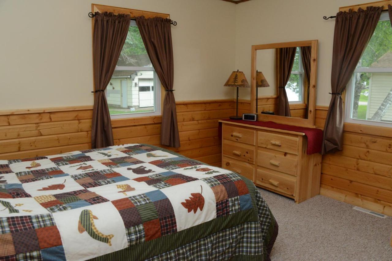 Riverside Resort photo 2