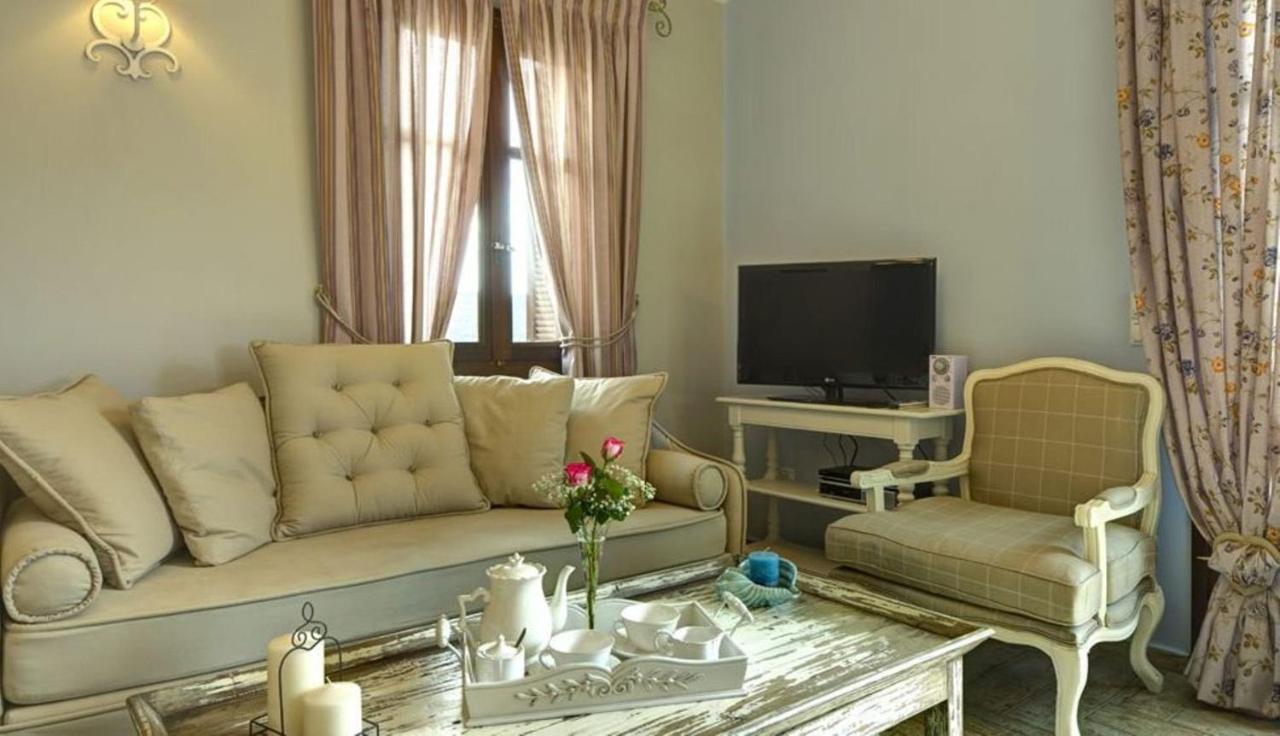 Adastra Ithaca Luxury Suites photo 4