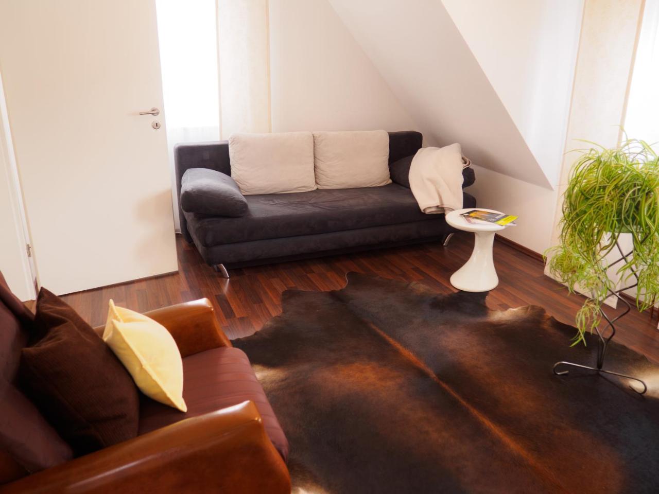 Haus am Fluss - 2