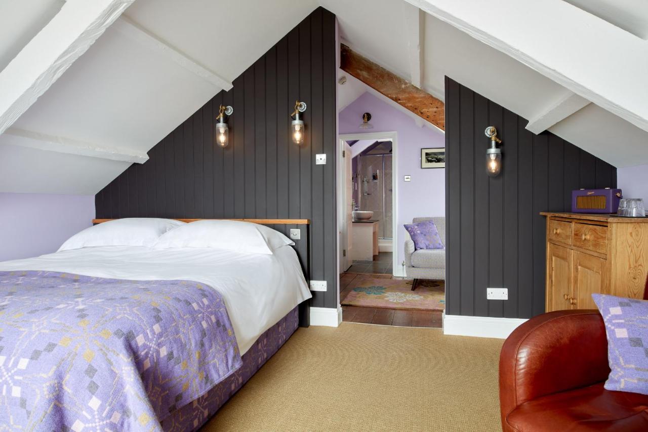 Harbourmaster Hotel photo 2