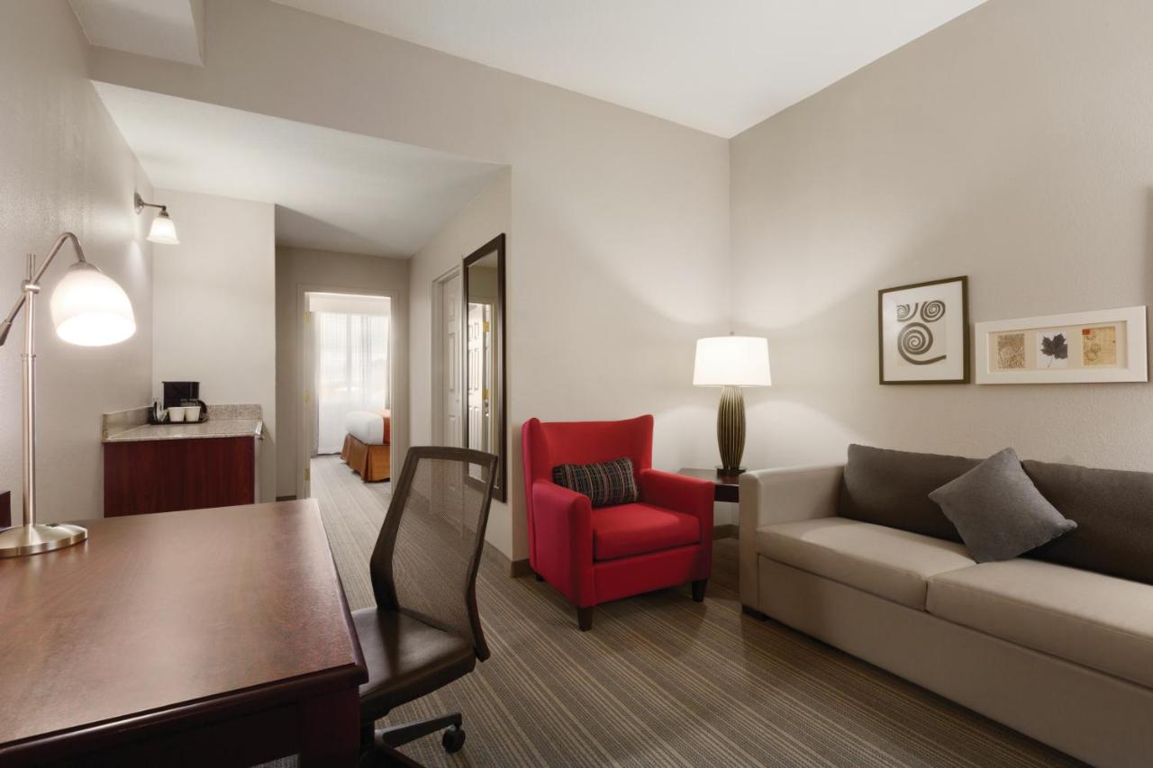 Country Inn & Suites by Radisson, St. Petersburg - Clearwater, FL photo 2