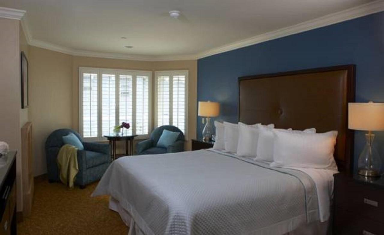 Blue Dolphin Inn - 5