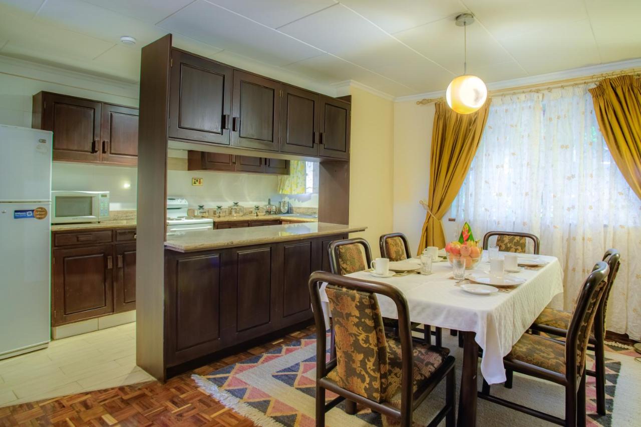 Mimosa Court Apartments photo 4