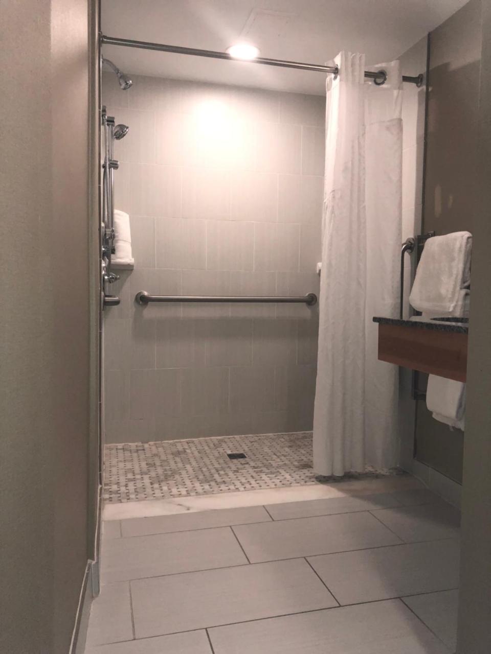 Photo - Holiday Inn Raleigh Downtown by IHG