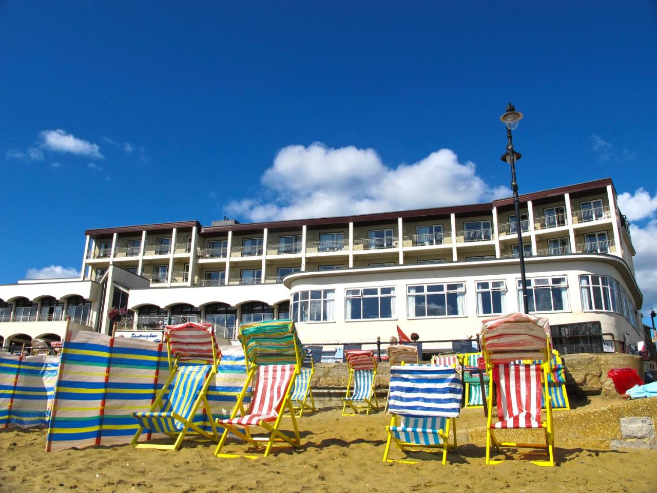 Bay View - Seafront - Sandringham Hotel, Sandown, Isle of Wight - CAR FERRY TICKET from 109 Pounds photo 4