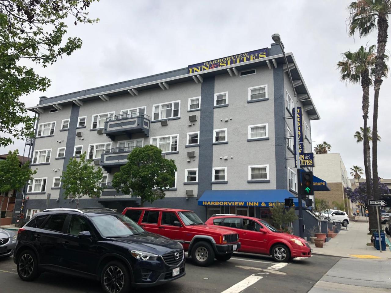 Harborview Inn & Suites-Convention Center-Airport-Gaslamp-Seaworld-Zoo-Balboa Park