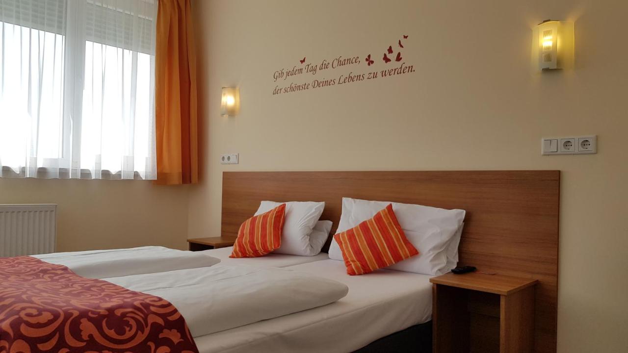 Dream Inn Hotel Regensburg Ost photo 3