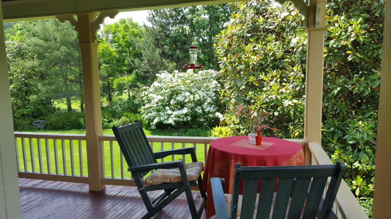 Hummingbird Inn - 4