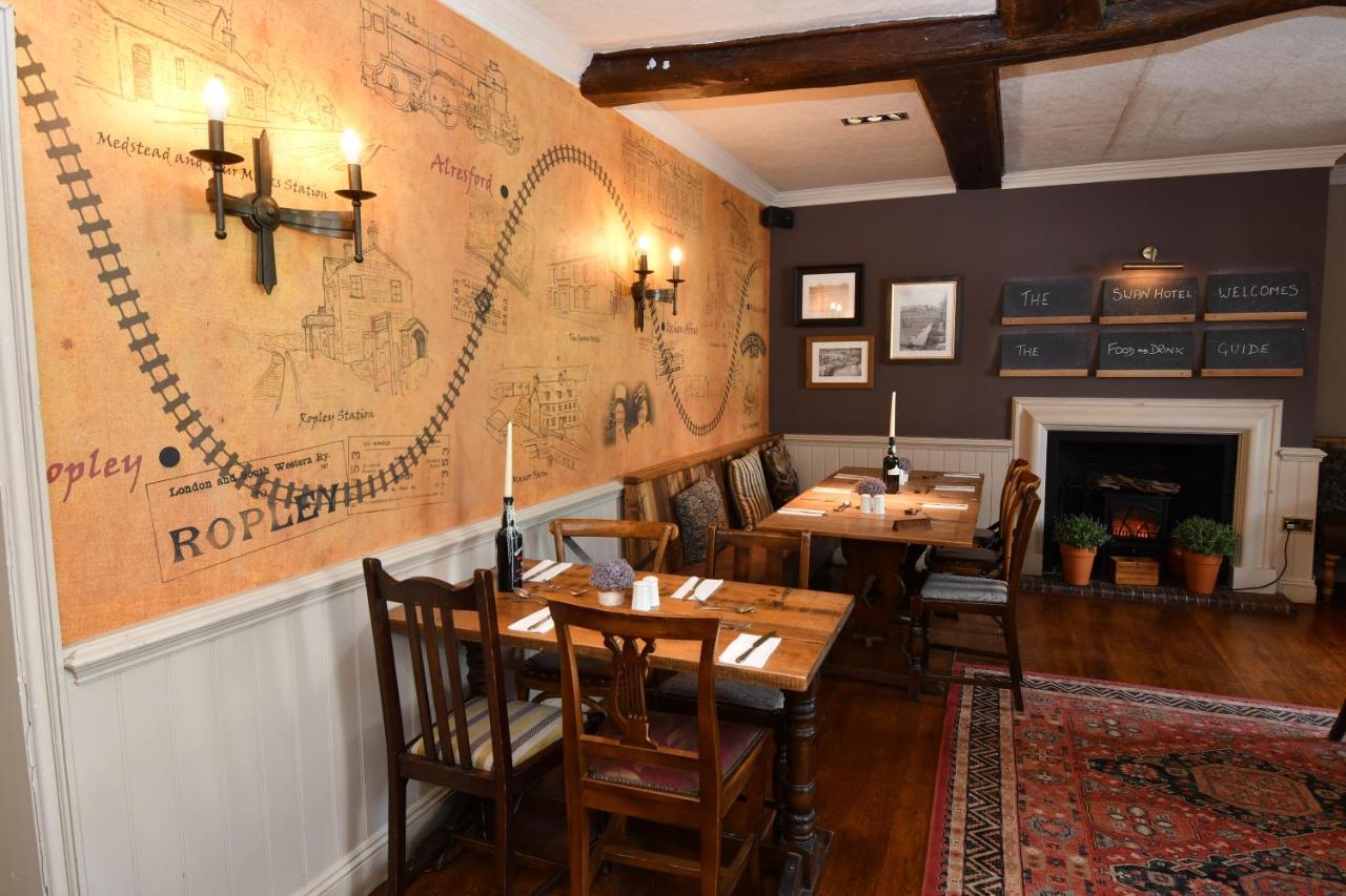The Swan Hotel, Alresford photo 3