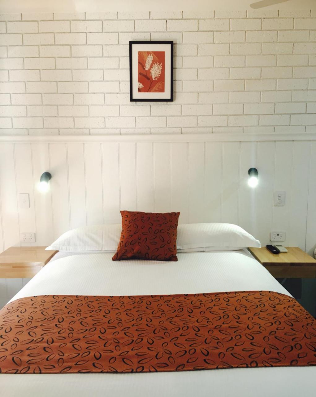 Gin Gin Village Motor Inn Motel QLD photo 4