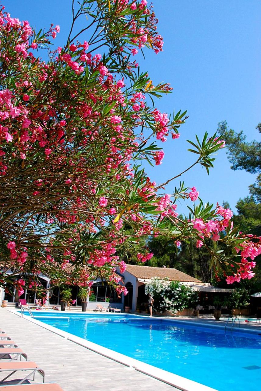 Hotel Les Mazets Des Roches photo 2