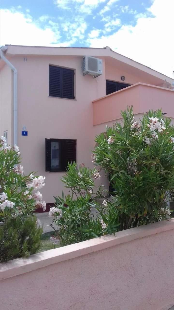 Apartman LANA Vir - 2