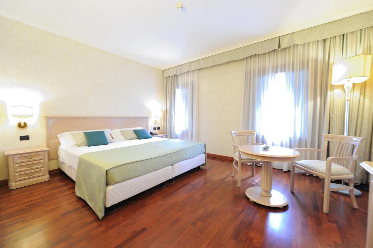 Hotel Roxy Plaza - 5