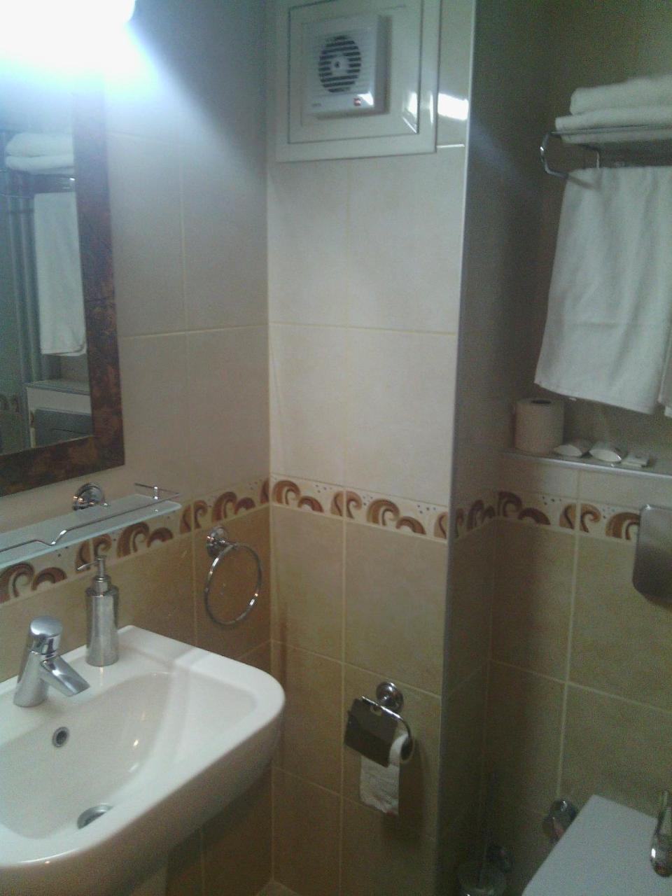 Hotel Linda photo 2