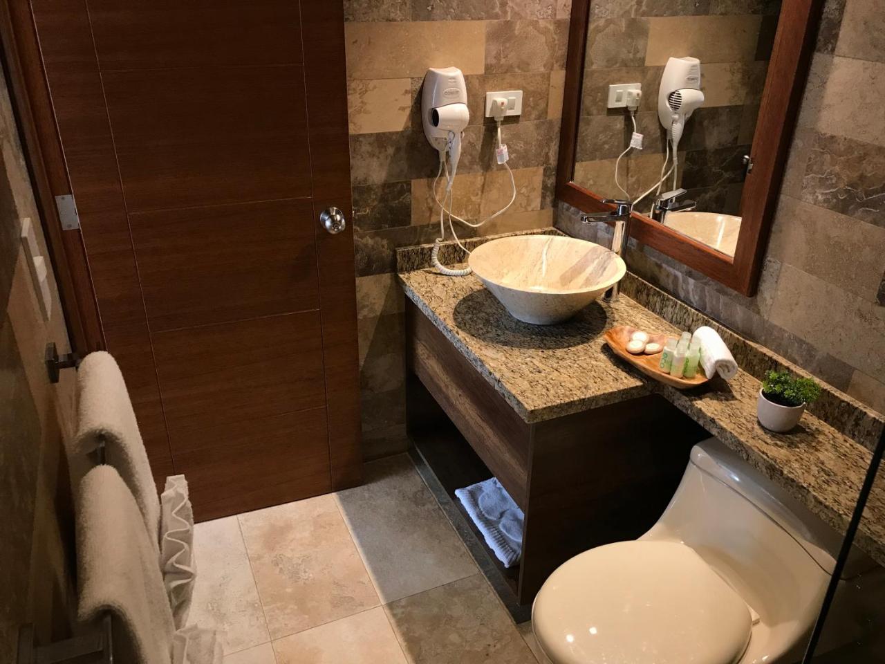 Ilalo Garden Hotel & Restaurant photo 4