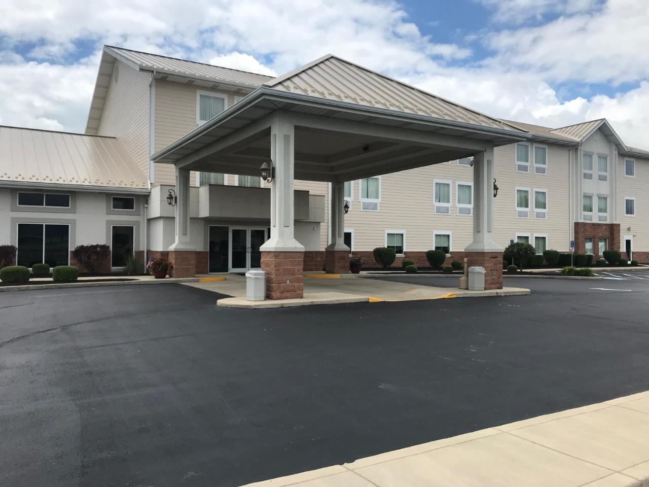 Randolph Inn And Suites