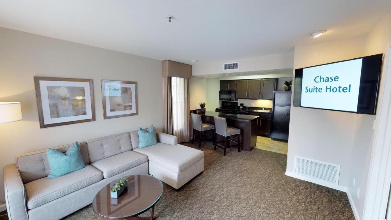 Chase Suites Hotel Brea photo 3