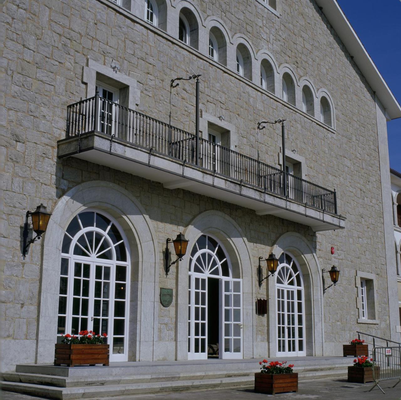 Parador de Vic-Sau photo 4