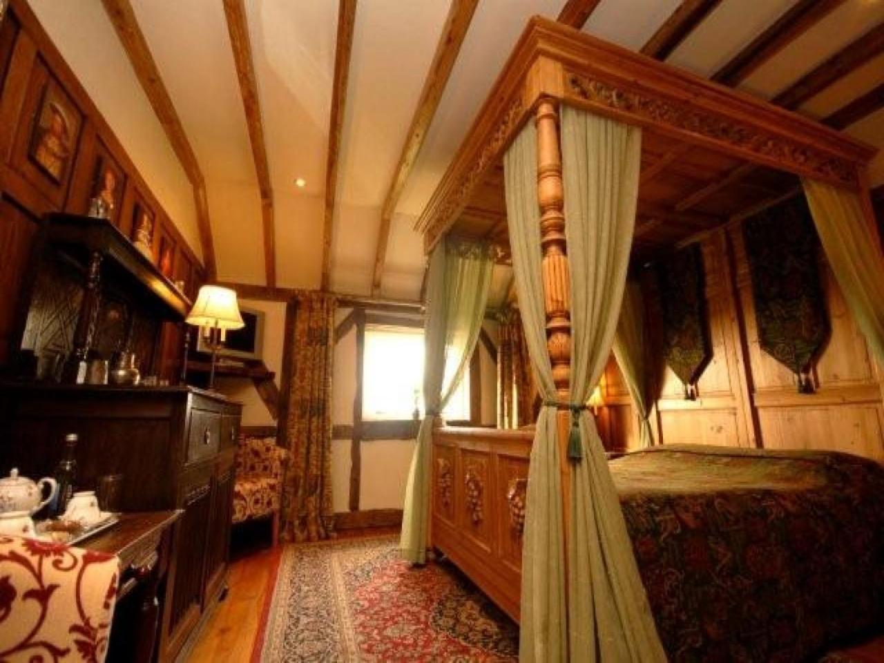 Photo - Wolds Village Hotel