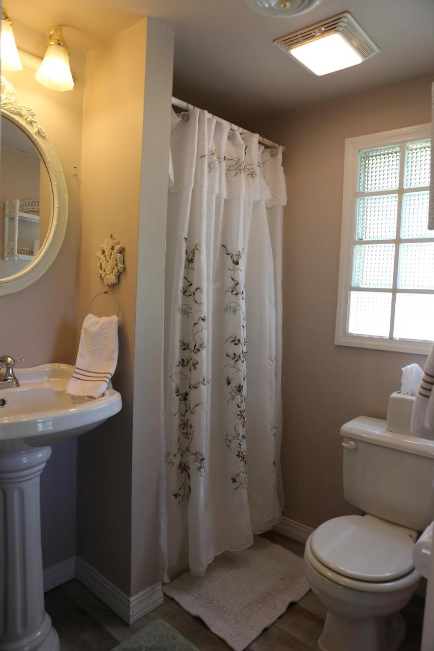Martha's Vineyard B & B - 2