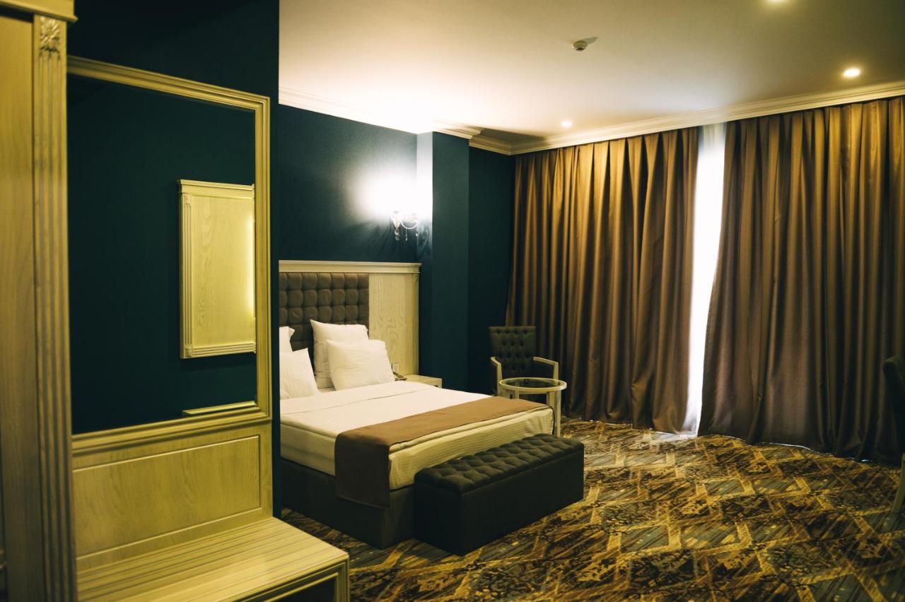 Emerald Suite Hotel photo 2