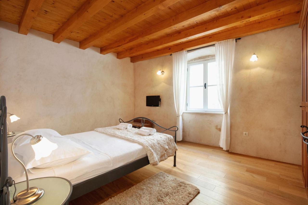 Foto - Villa Mama - Traditional Apartments in Omis, free parking