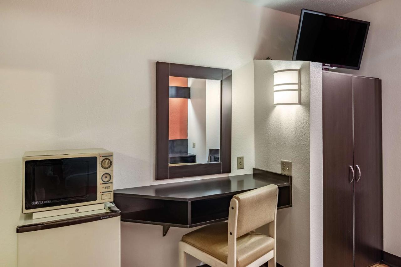 Motel 6 Chattanooga, TN - Downtown photo 2
