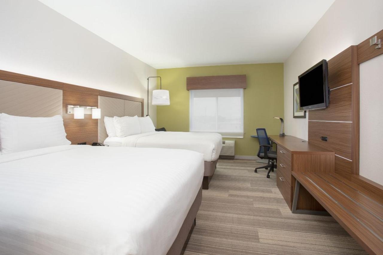 Holiday Inn Express Hotel & Suites Amarillo By IHG photo 4