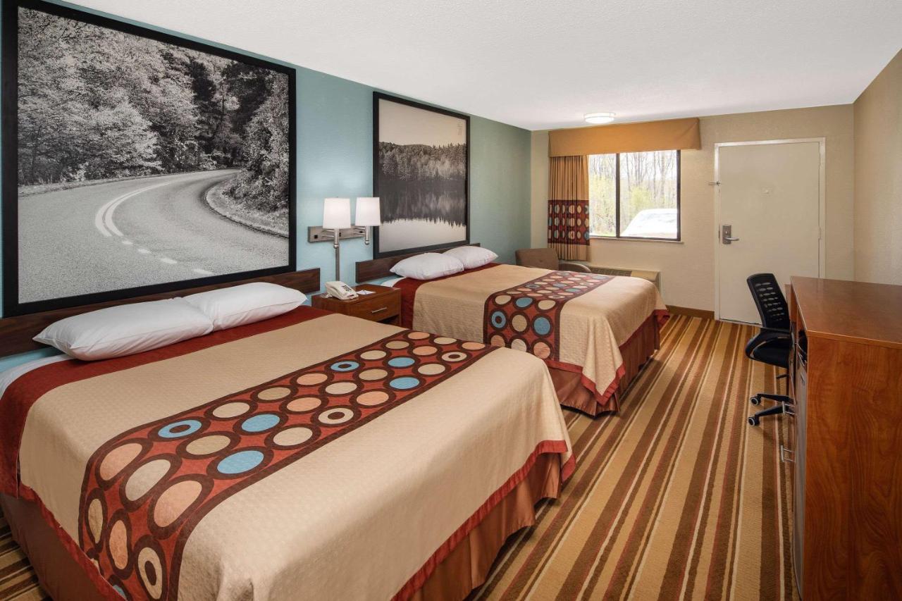 Super 8 by Wyndham Burlington NC photo 3