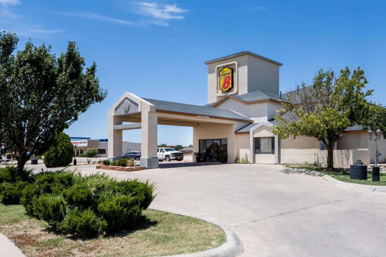 Super 8 by Wyndham Midland photo 4