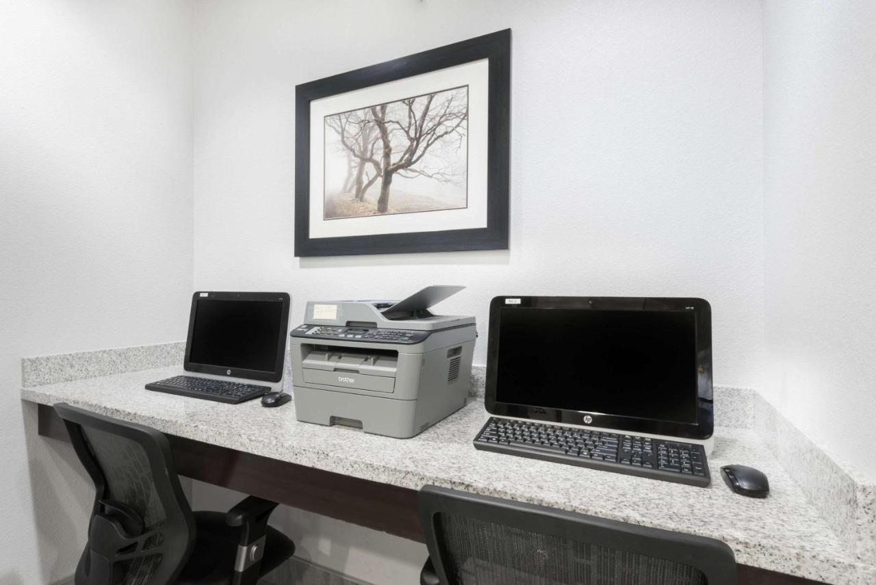 Hawthorn Extended Stay by Wyndham Midland photo 4