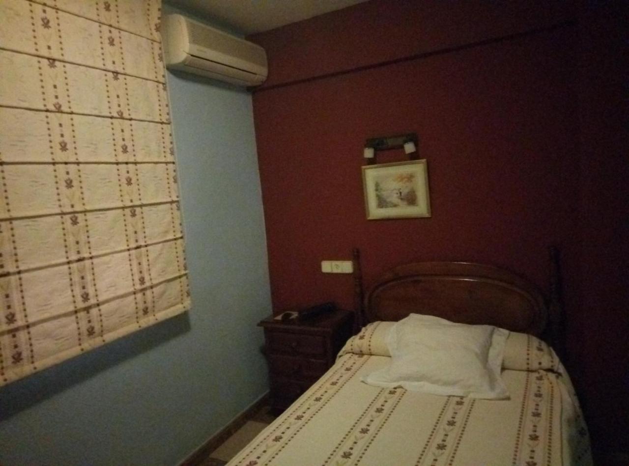 Hostal Residencia Castilla photo 3