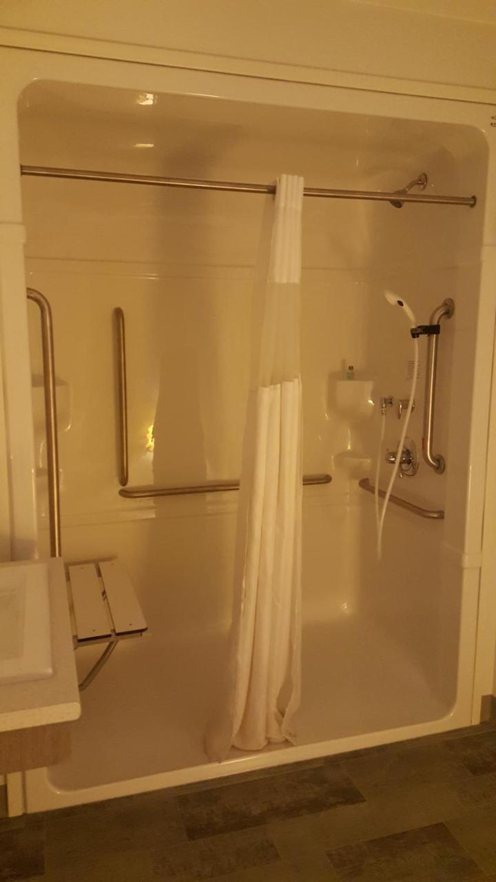 Centennial Motel photo 4