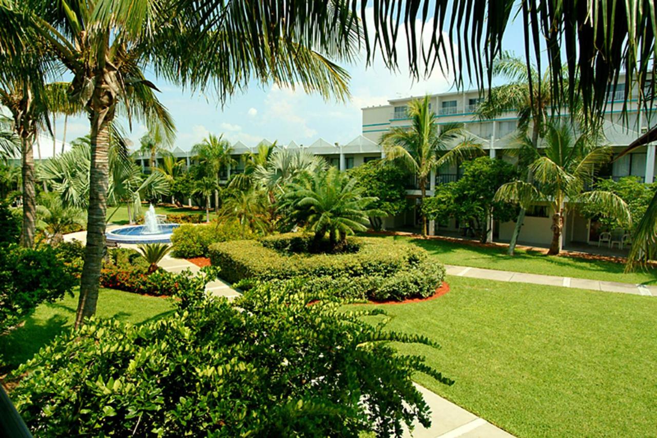 Beachcomber Beach Resort & Hotel photo 2